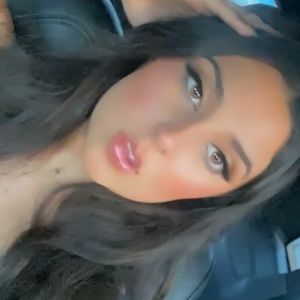 Meet your Posher, Taeya